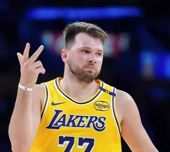 东契奇在老鹰比赛中回归赛场西亚卡姆在西班牙队比赛中惊险取胜之后，切尔西官宣签约备战CBA常规赛(惊险生活电视剧全集免费观看)