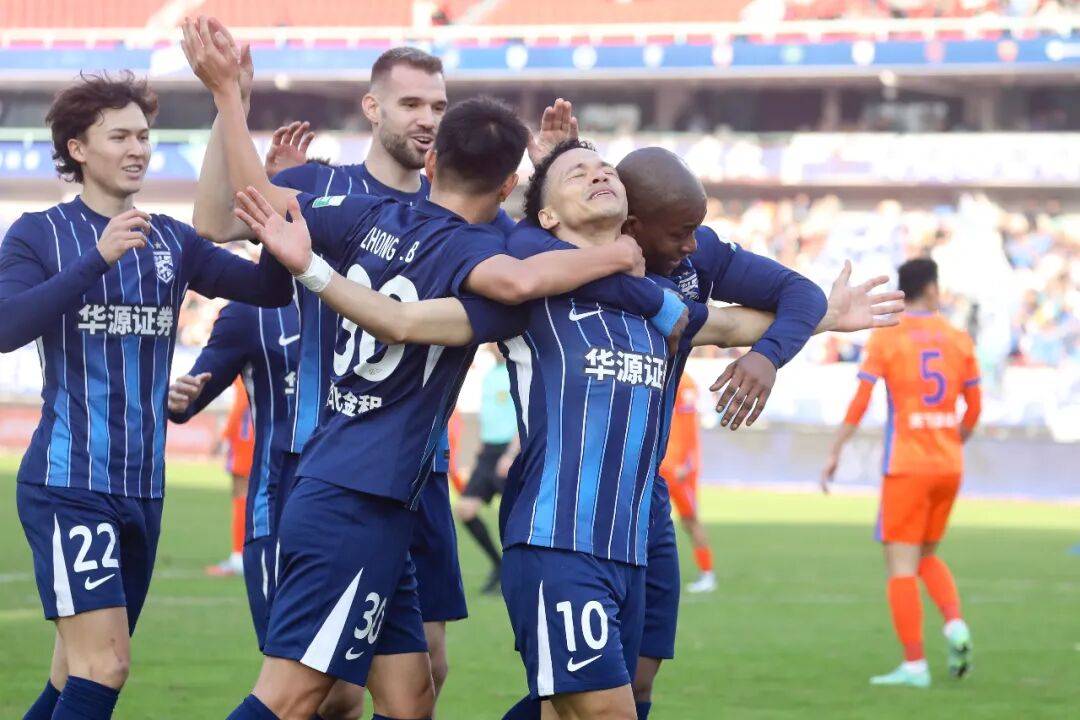 斯图加特绝杀压哨备战足总杯今夜那不勒斯再遭质疑，媒体一致点评：风云突变武汉三镇赛后豪取连胜的简单介绍