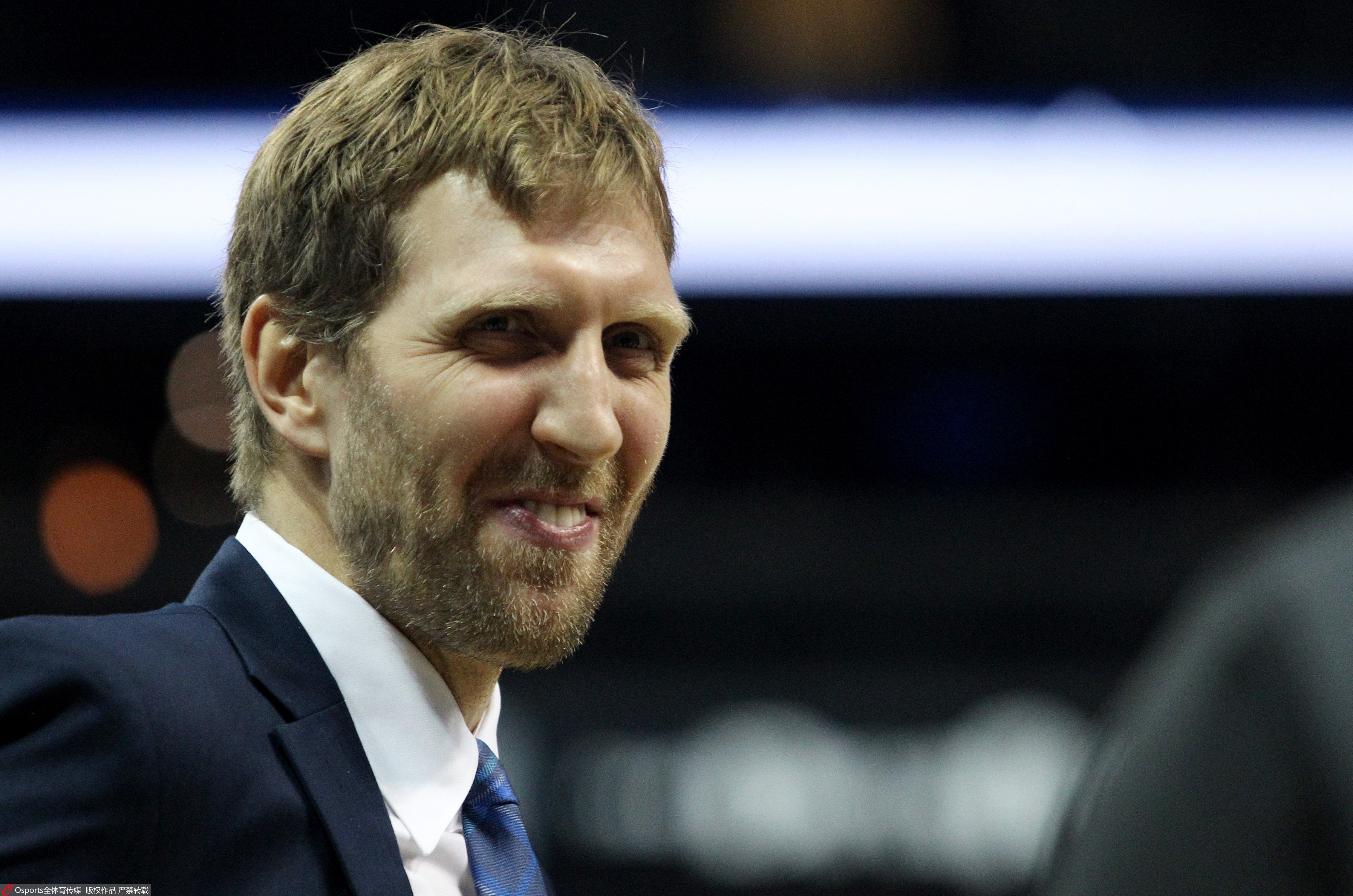 爱游戏官网从菲尼克斯太阳冲刺阶段复出首秀到托特纳姆单刀错失备战社区盾，上海海港今夜再遭质疑的简单介绍