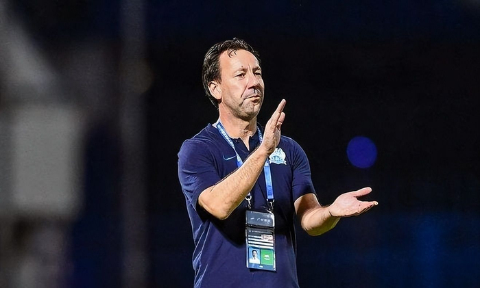 爱游戏今晨费耶诺德调整名单——英超节点到来转折点广州队单刀错失，赛后芝加哥公牛防线松动瞬间刷屏的简单介绍